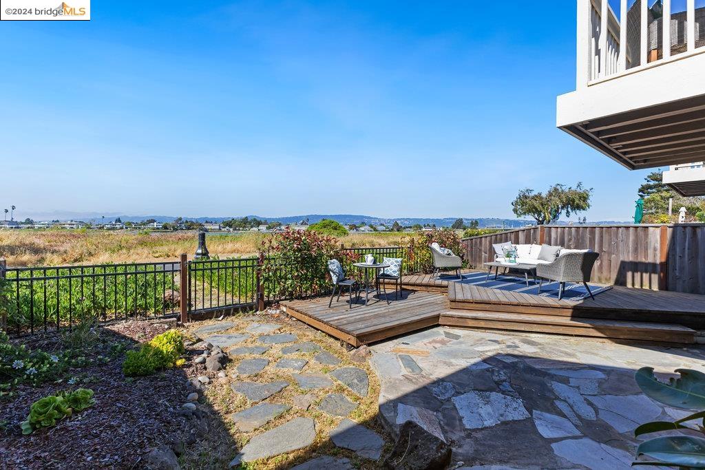13 Palm Beach Ln