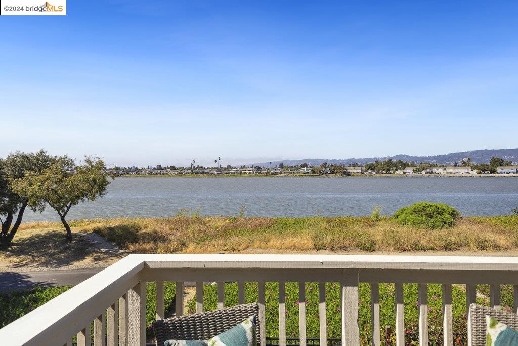 13 Palm Beach Ln