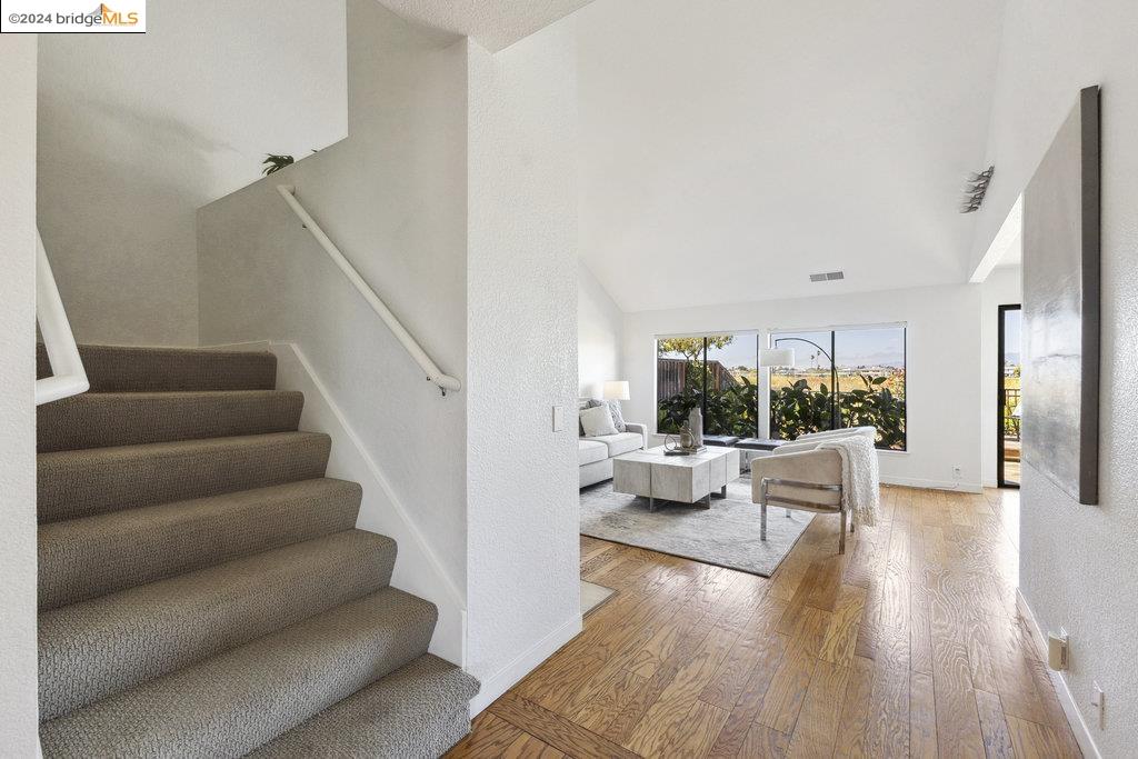 13 Palm Beach Ln