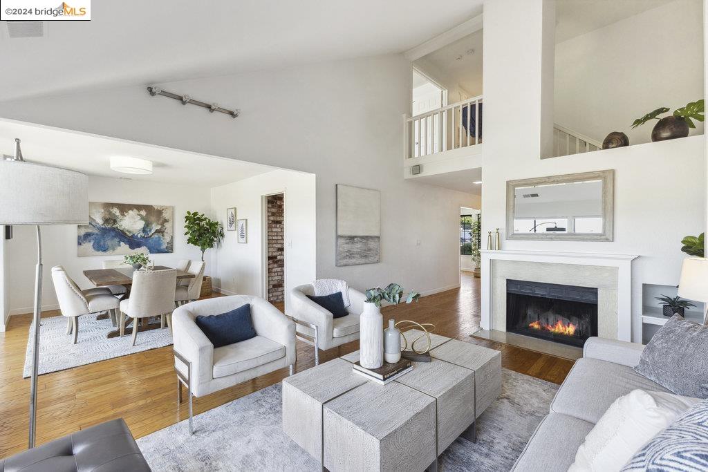 13 Palm Beach Ln