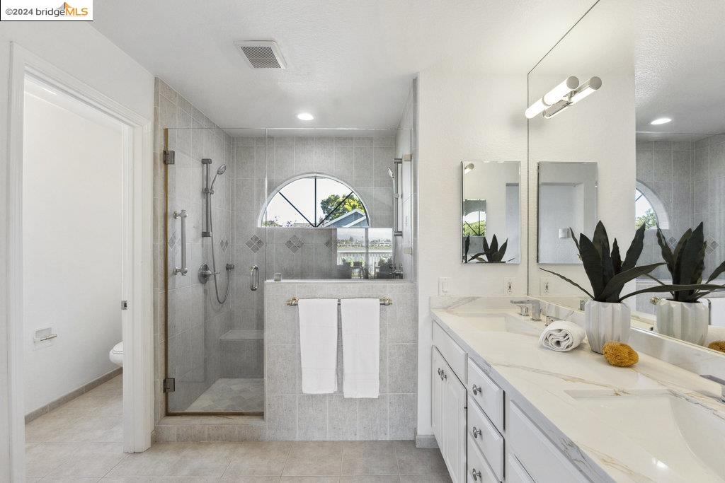 13 Palm Beach Ln