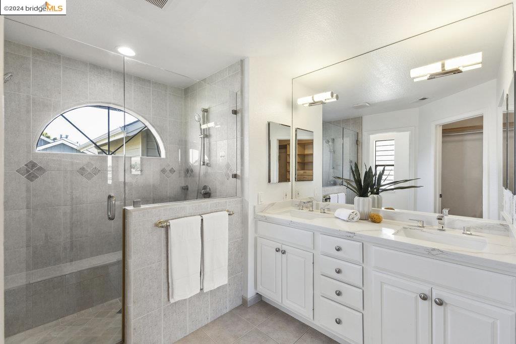 13 Palm Beach Ln