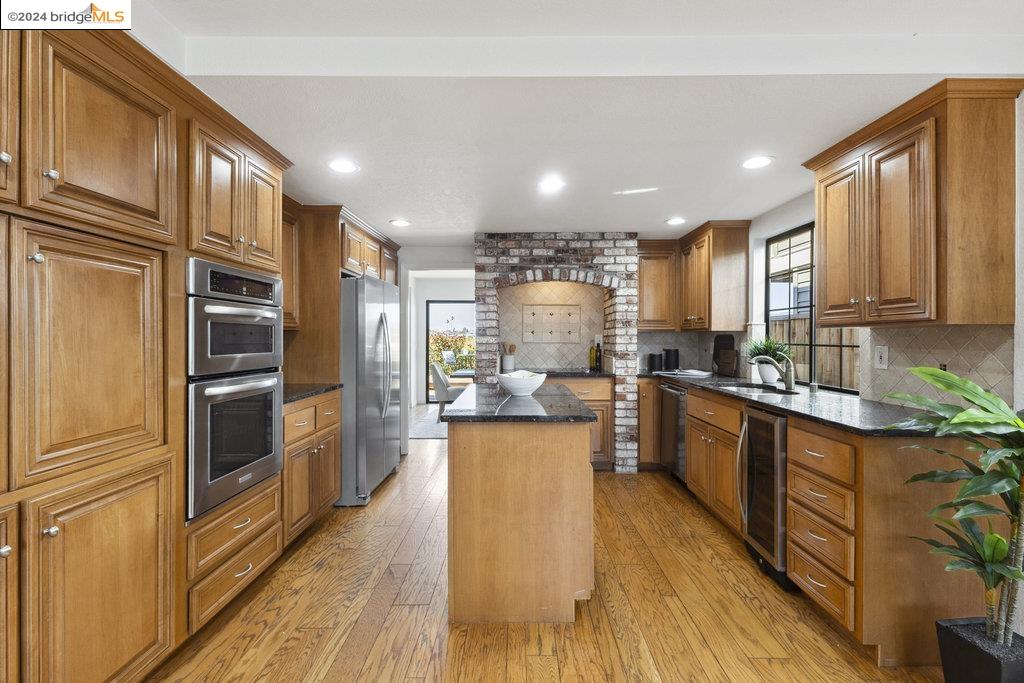 13 Palm Beach Ln
