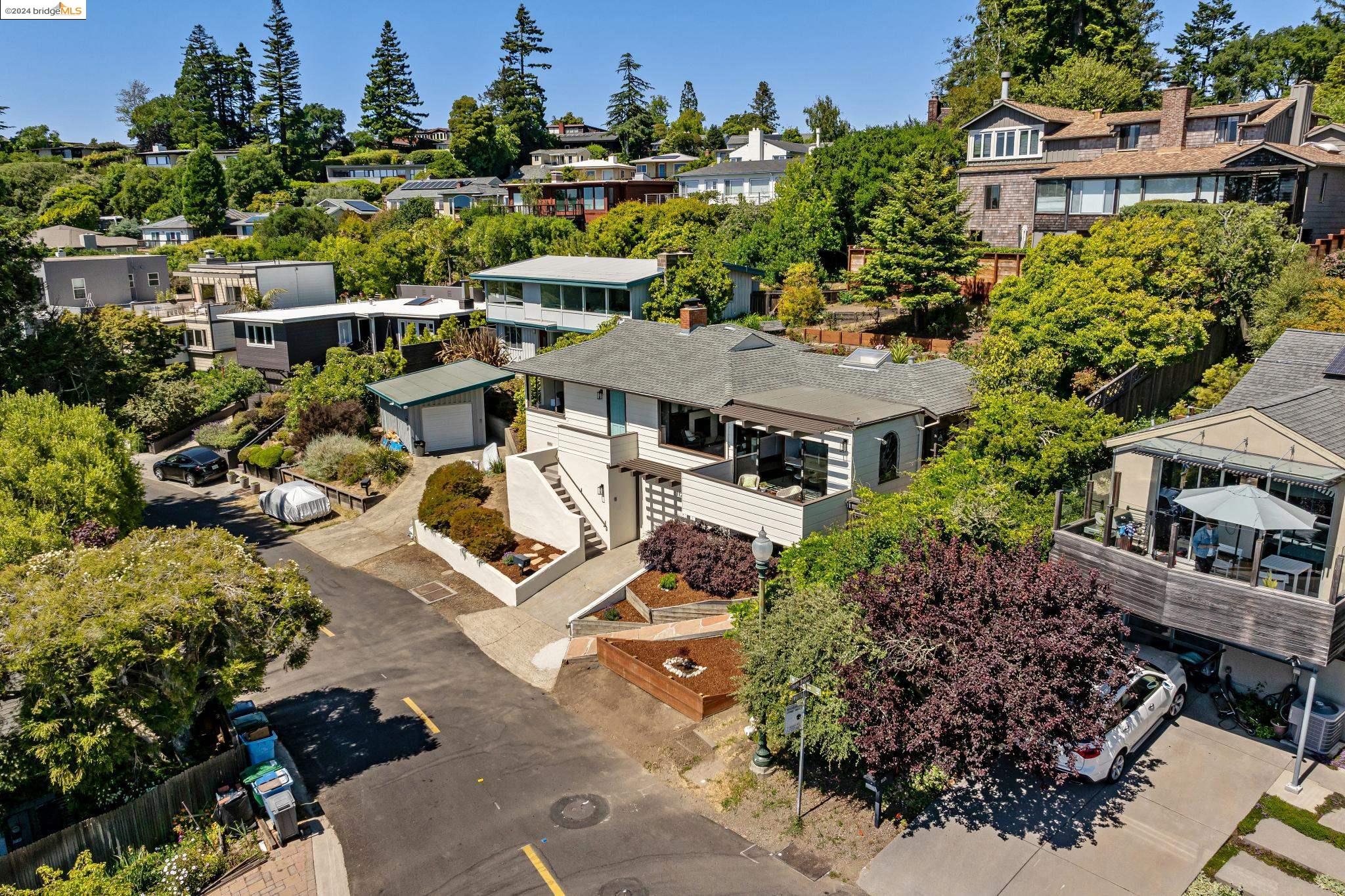 1129 Miller Ave
