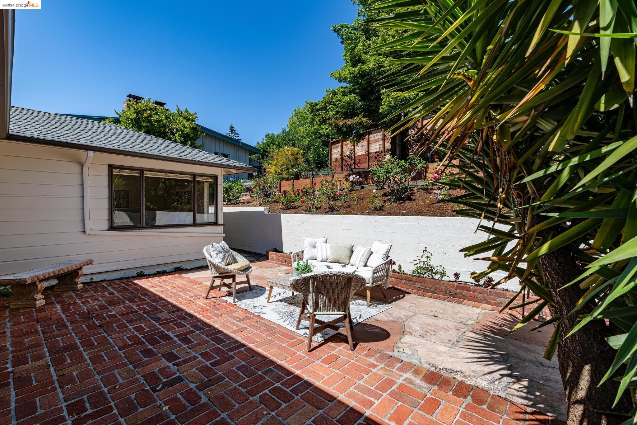 1129 Miller Ave