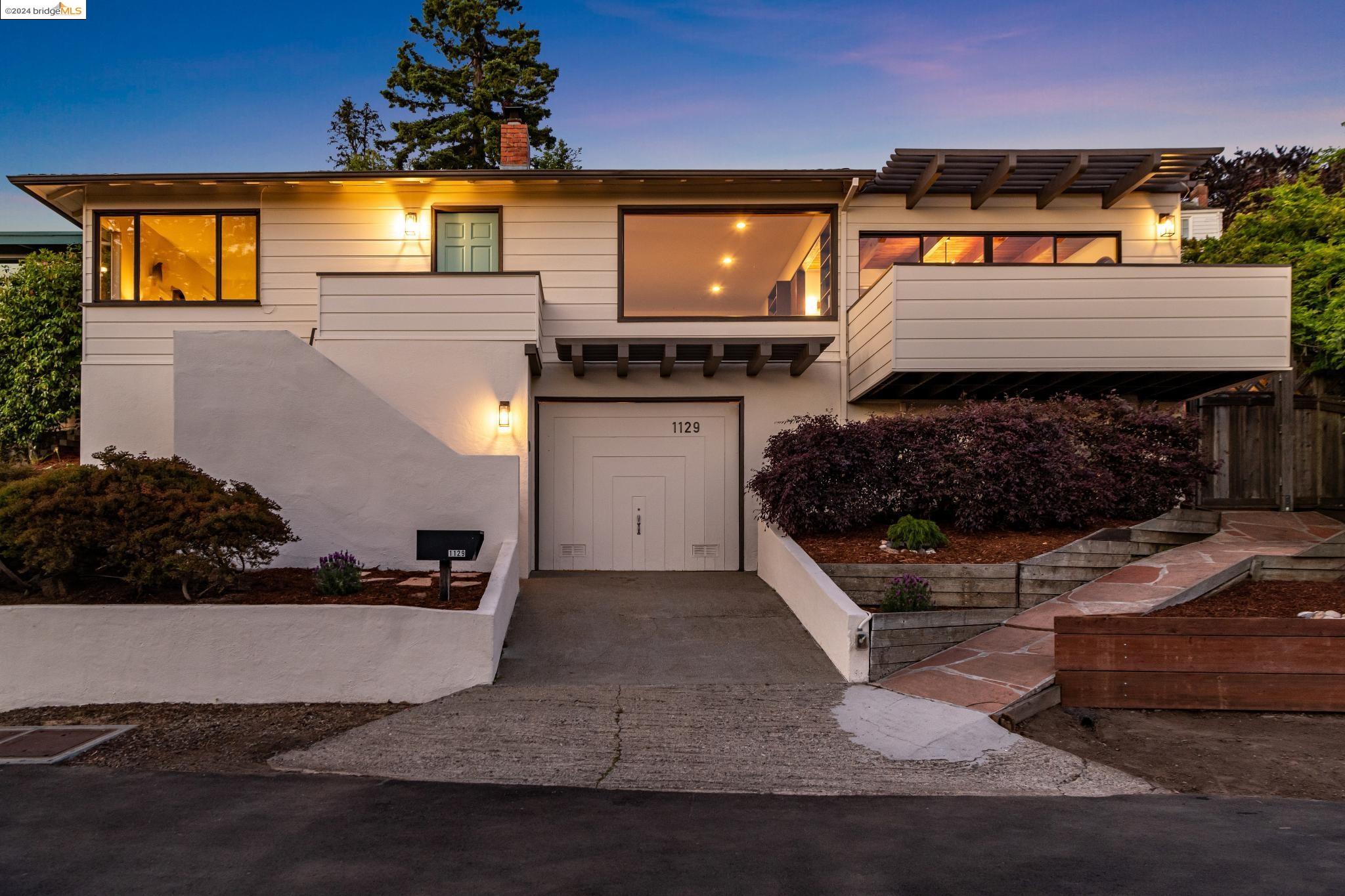 1129 Miller Ave