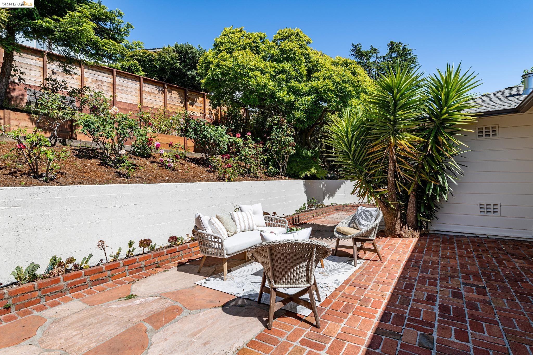 1129 Miller Ave