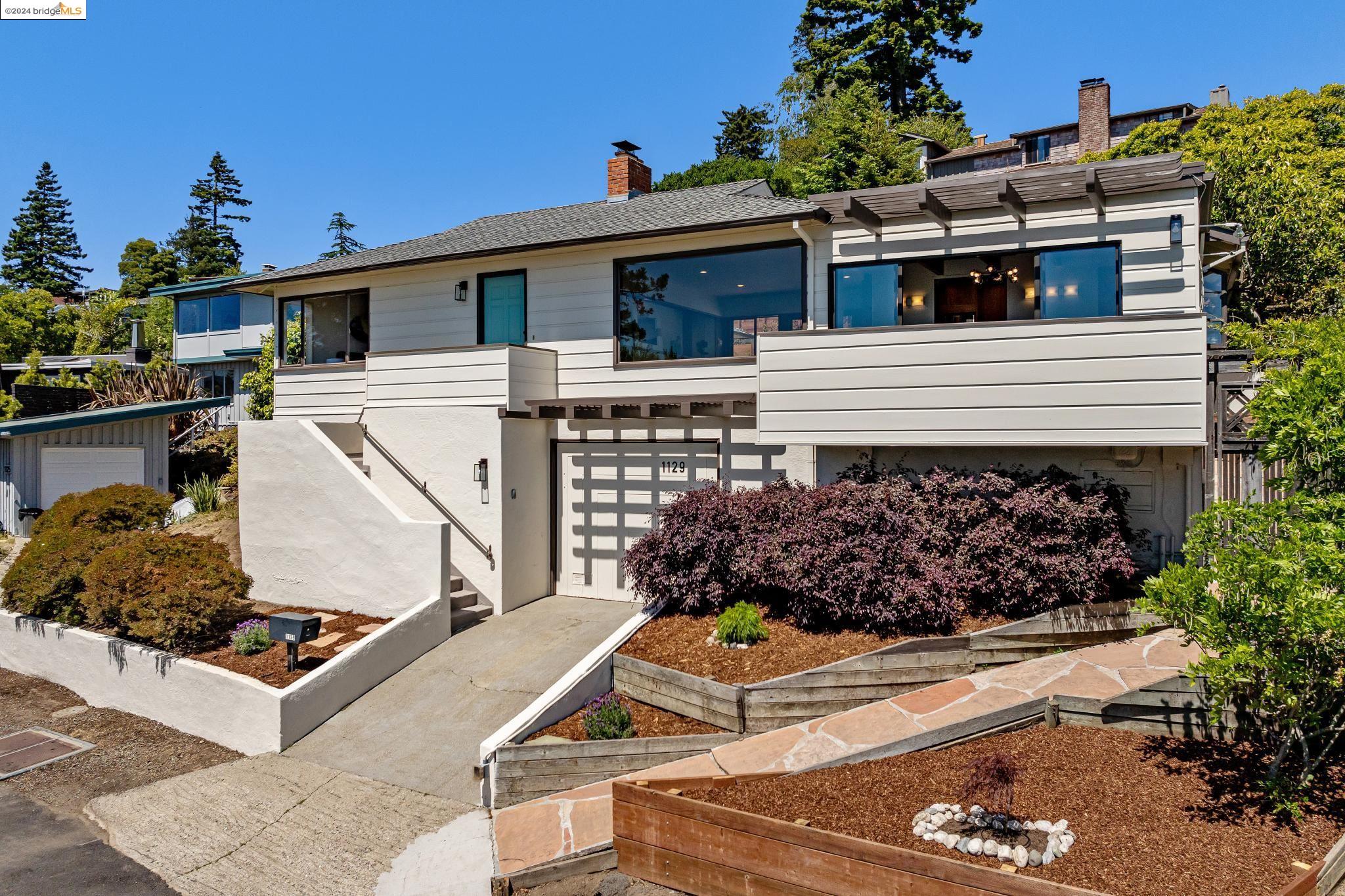 1129 Miller Ave