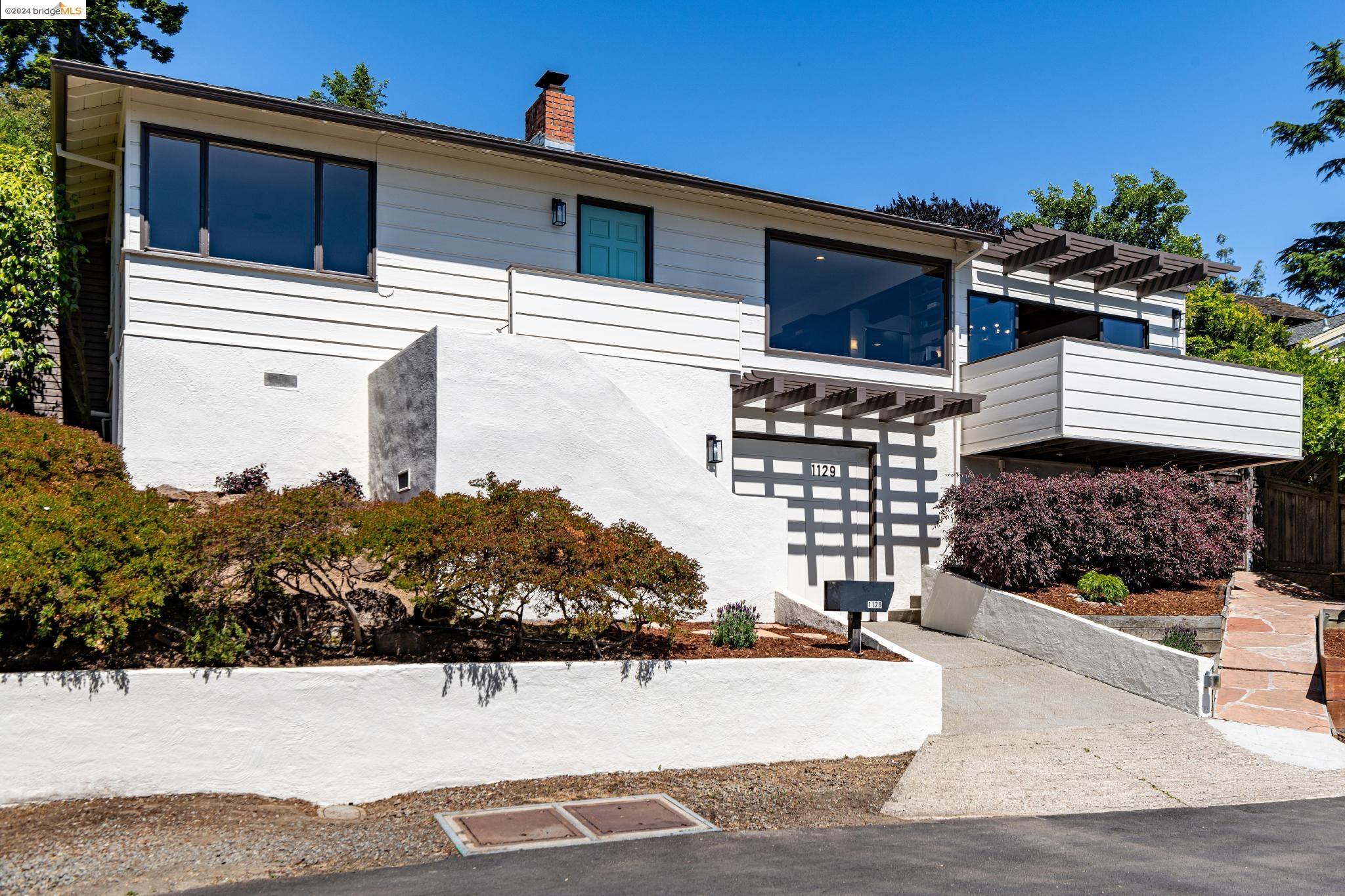 1129 Miller Ave