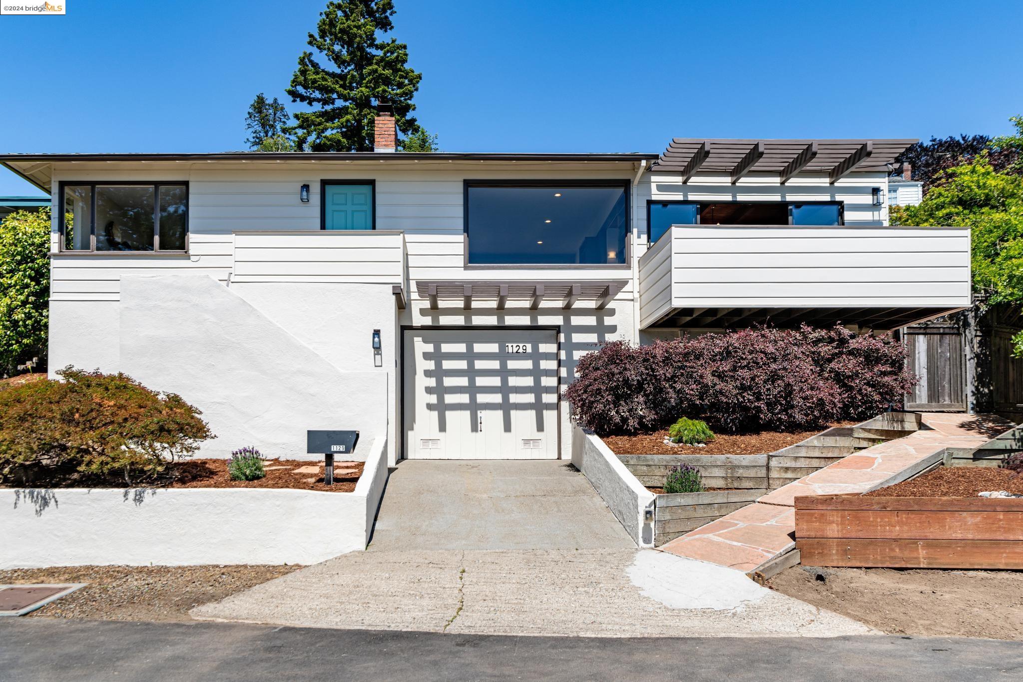 1129 Miller Ave