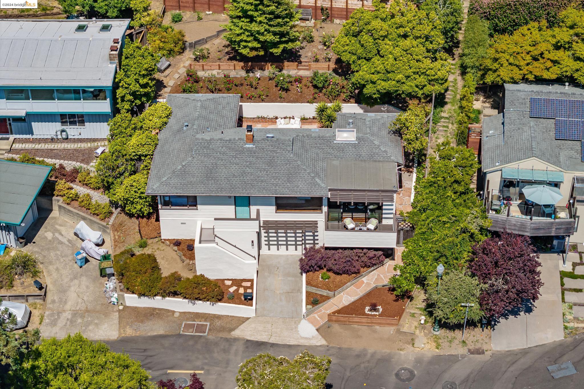 1129 Miller Ave