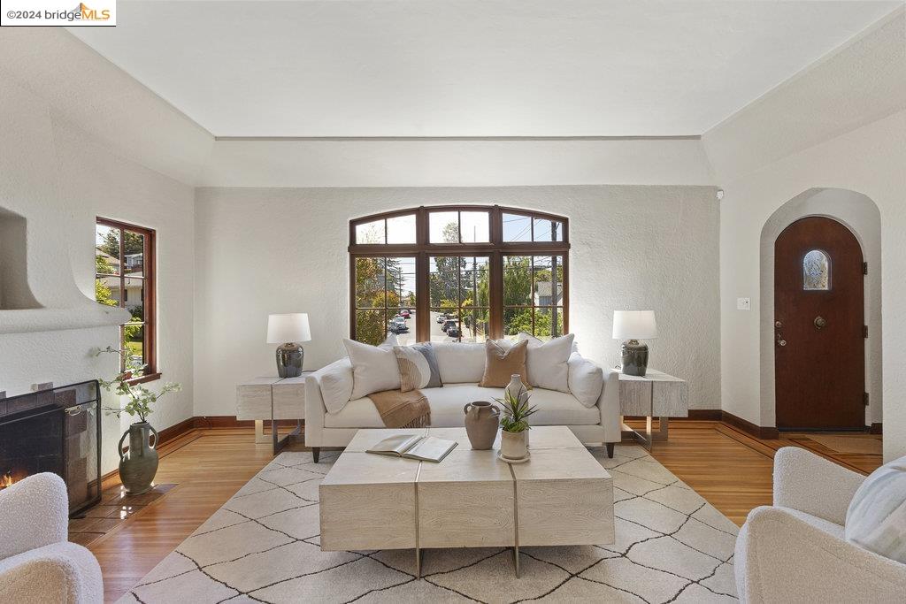 4093 Waterhouse Rd