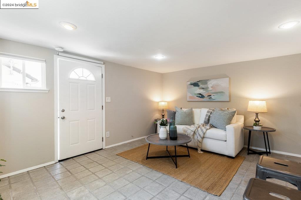4093 Waterhouse Rd