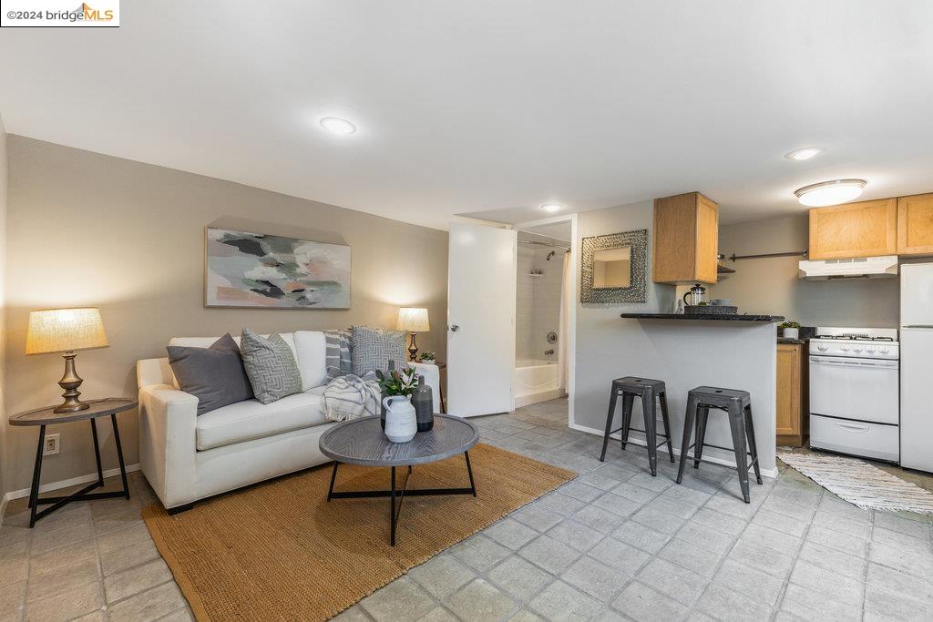 4093 Waterhouse Rd