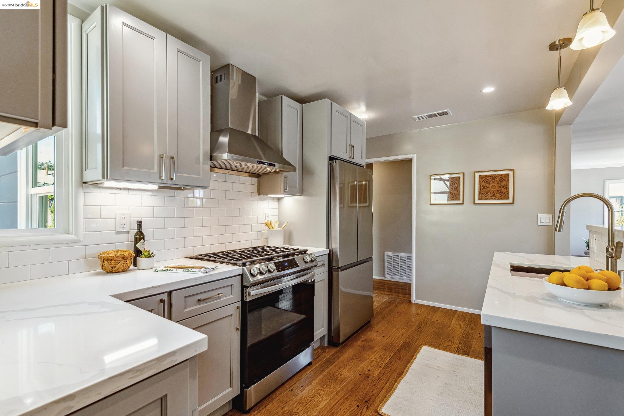 224 Ashbury Ave