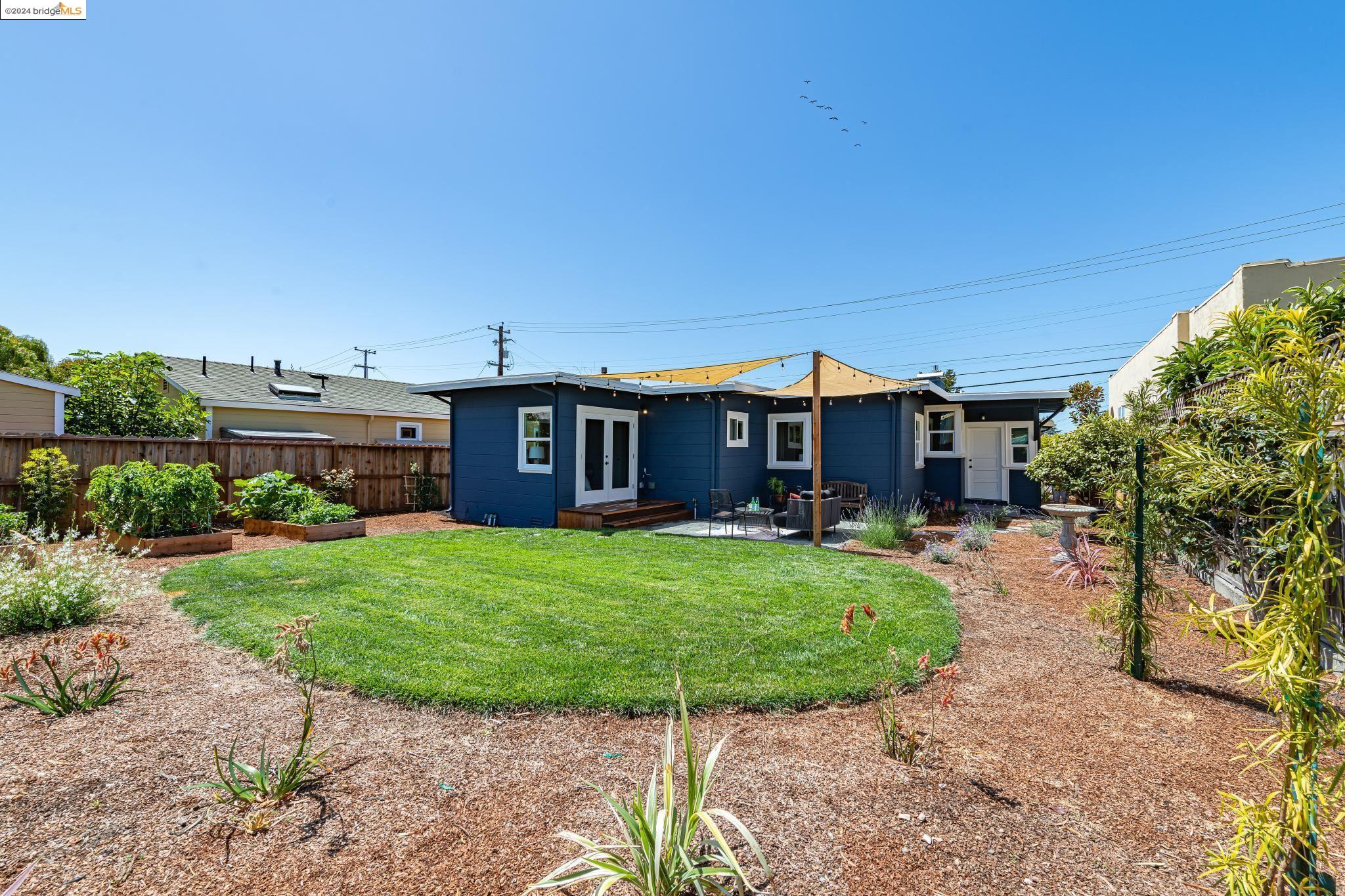 224 Ashbury Ave