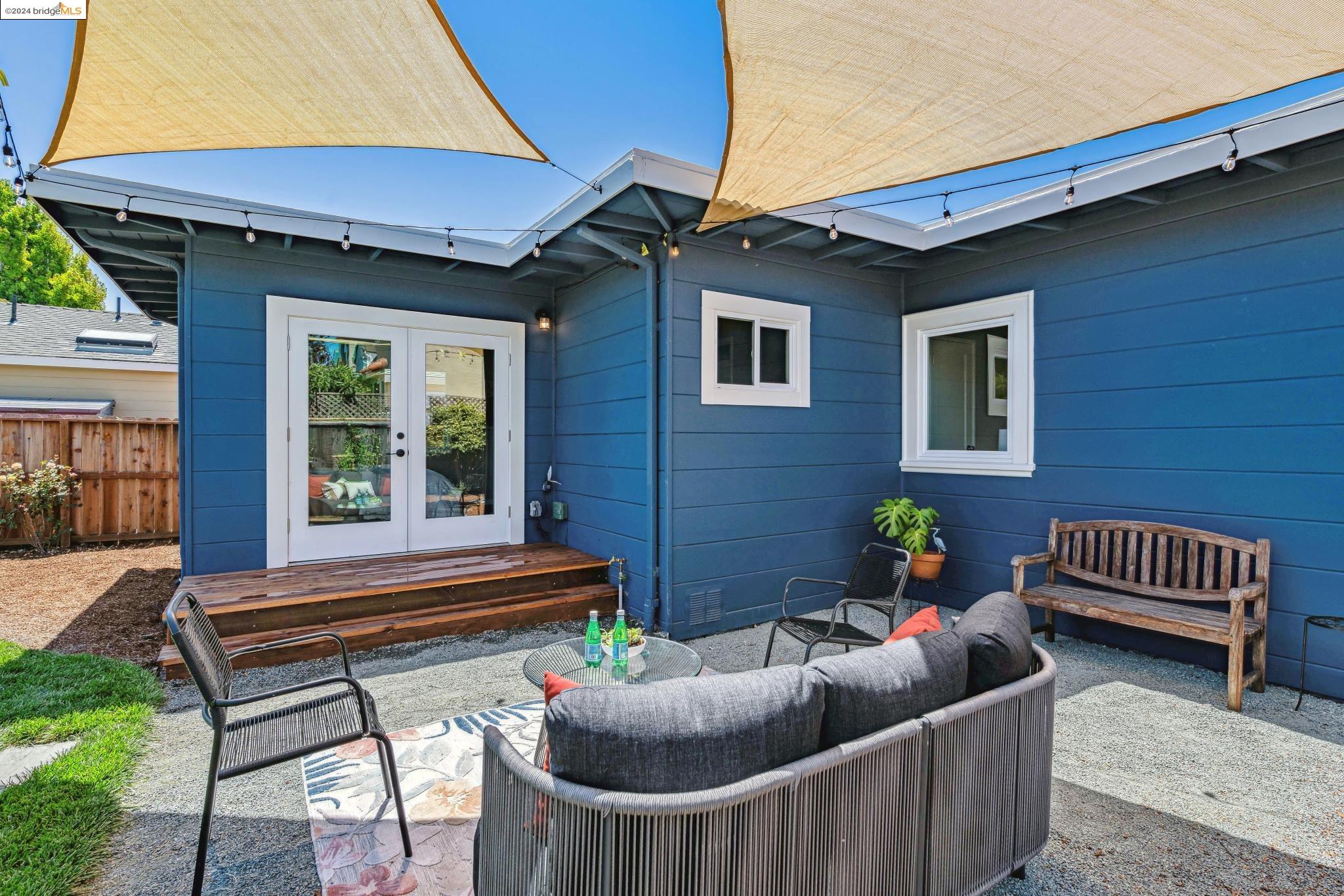 224 Ashbury Ave