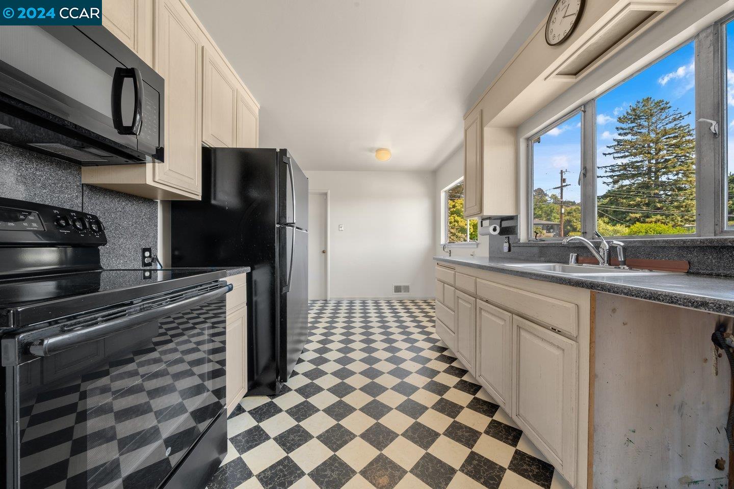951 Galvin Dr