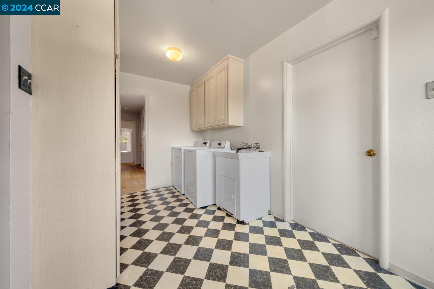 951 Galvin Dr