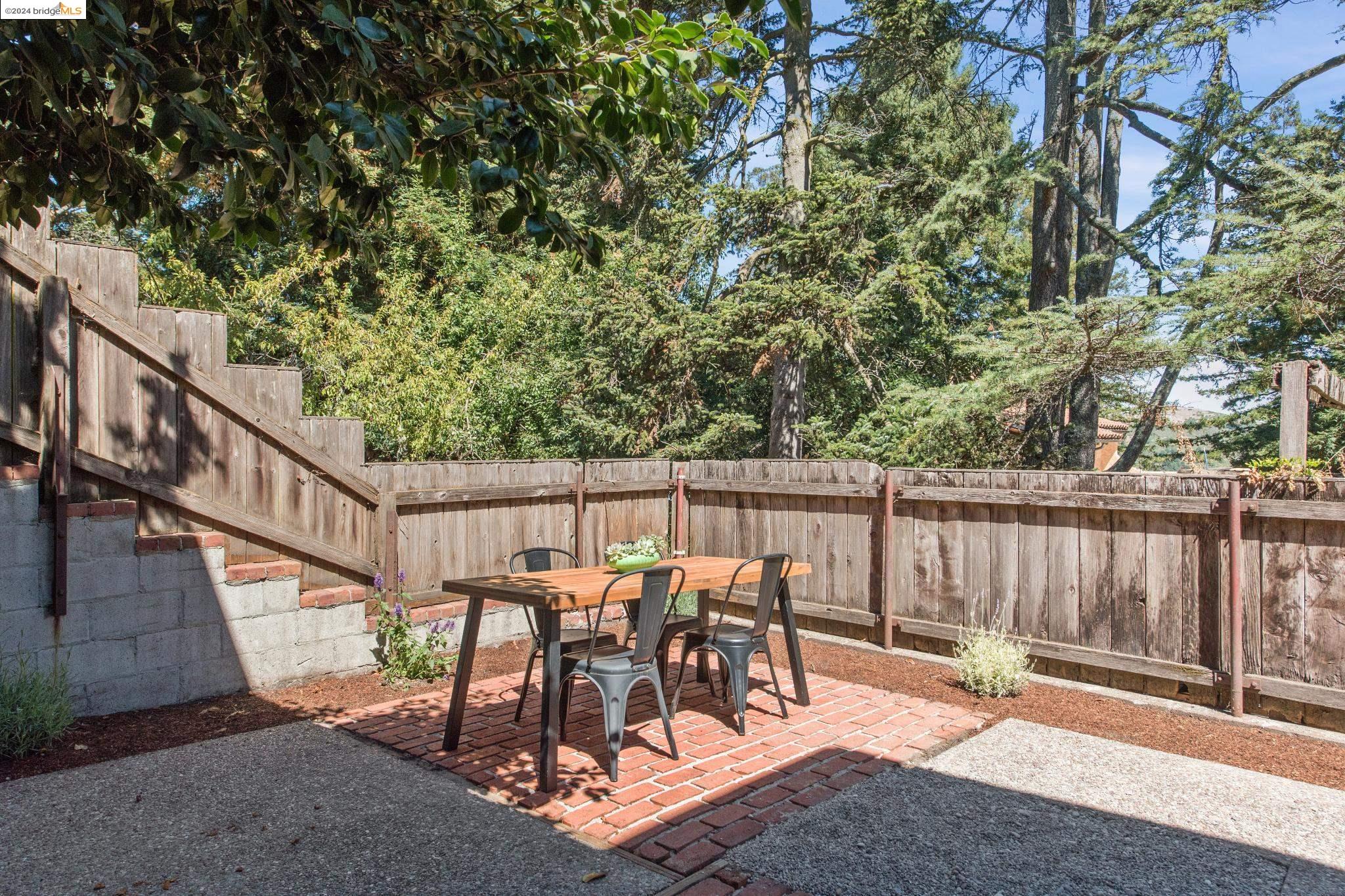 55 Sunset Ln