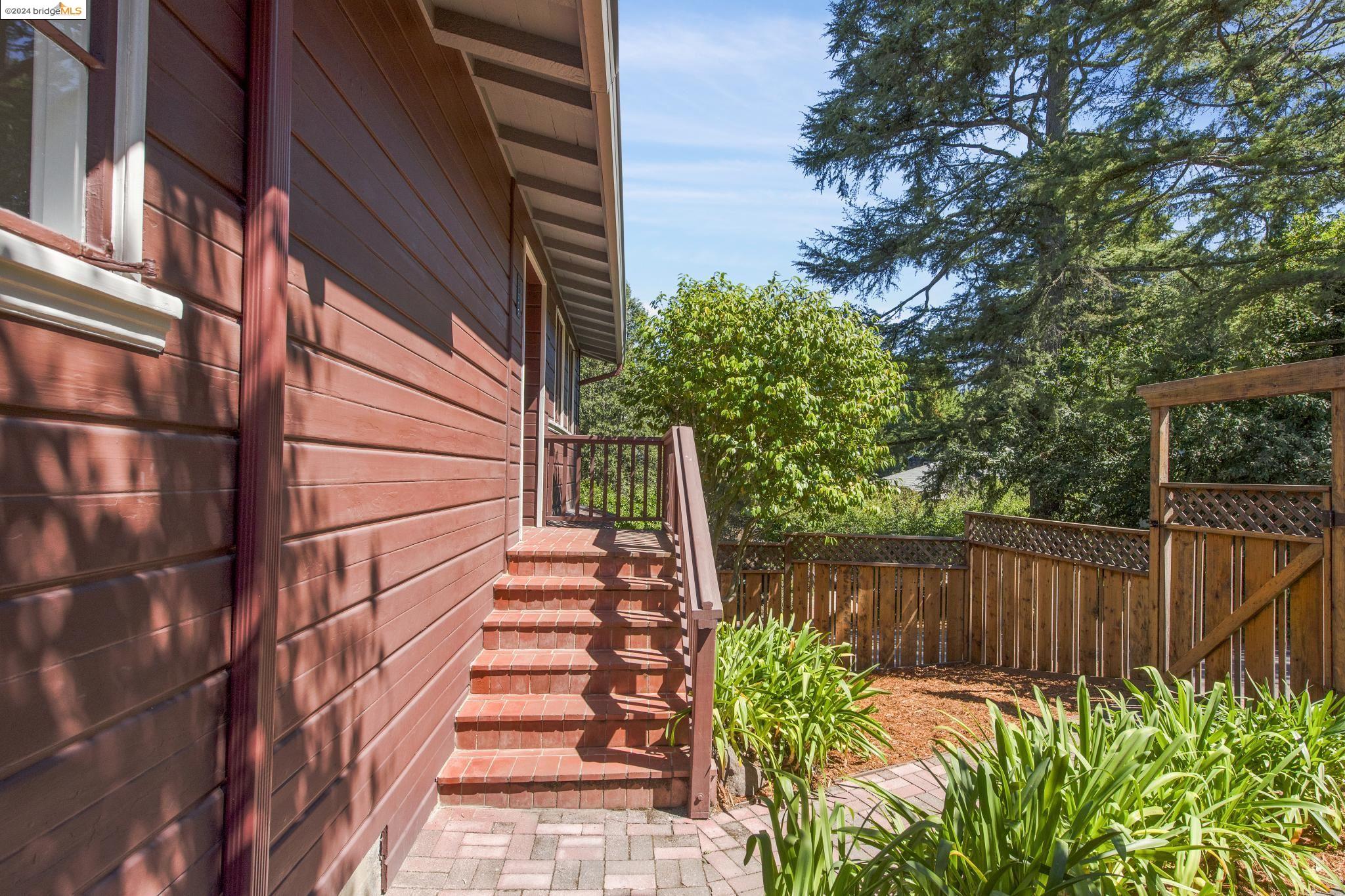55 Sunset Ln