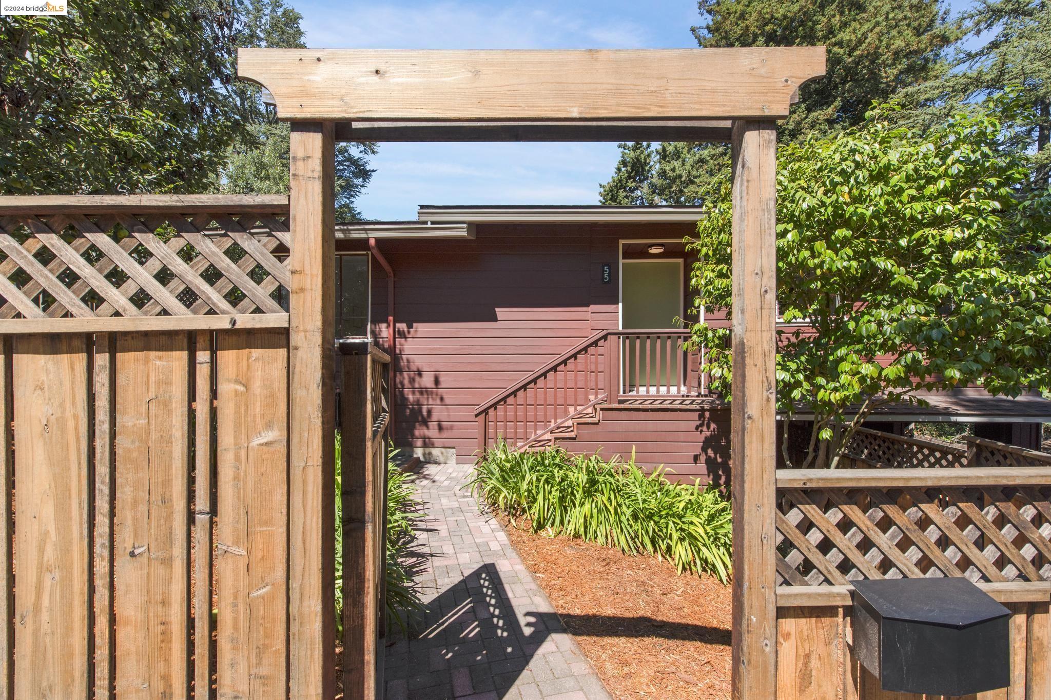 55 Sunset Ln