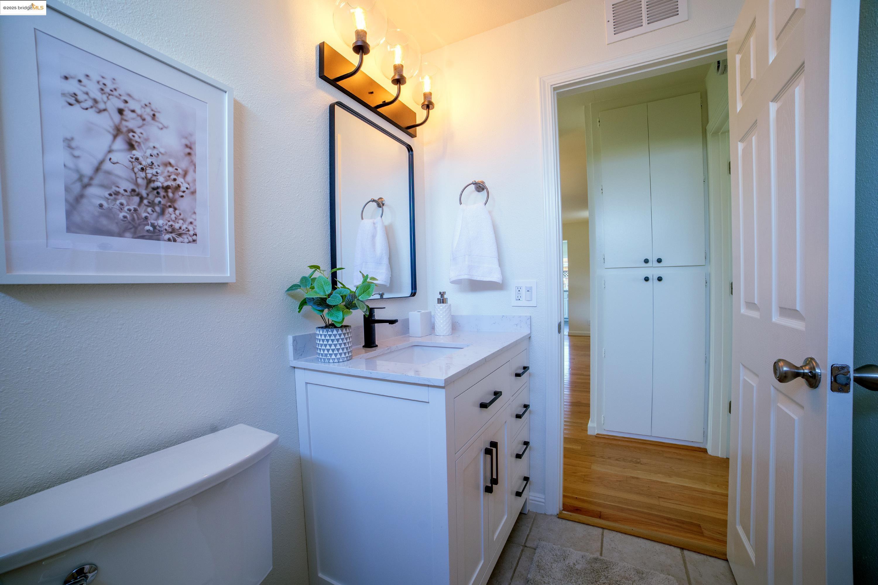 2710 Lyon Cir
