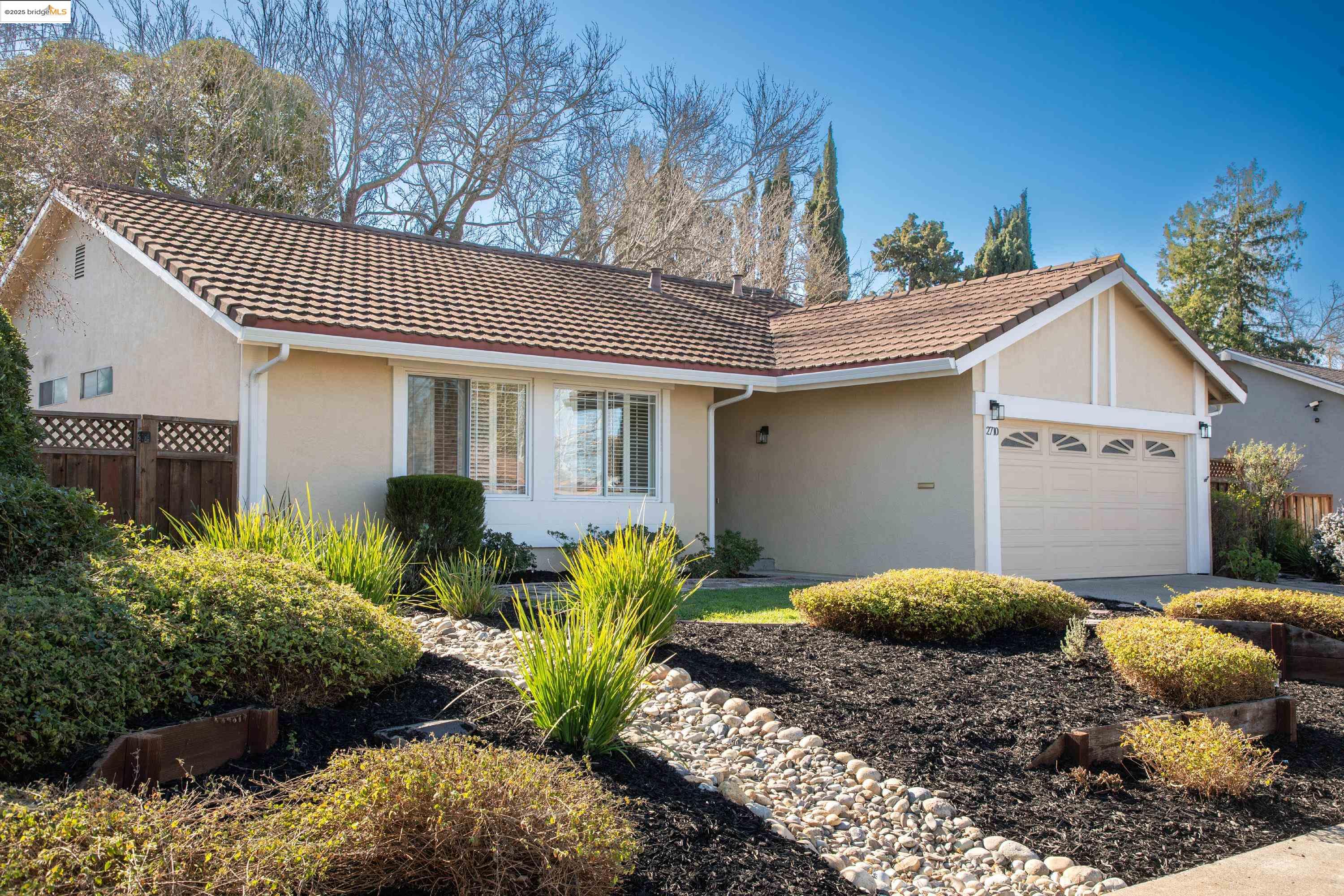 2710 Lyon Cir