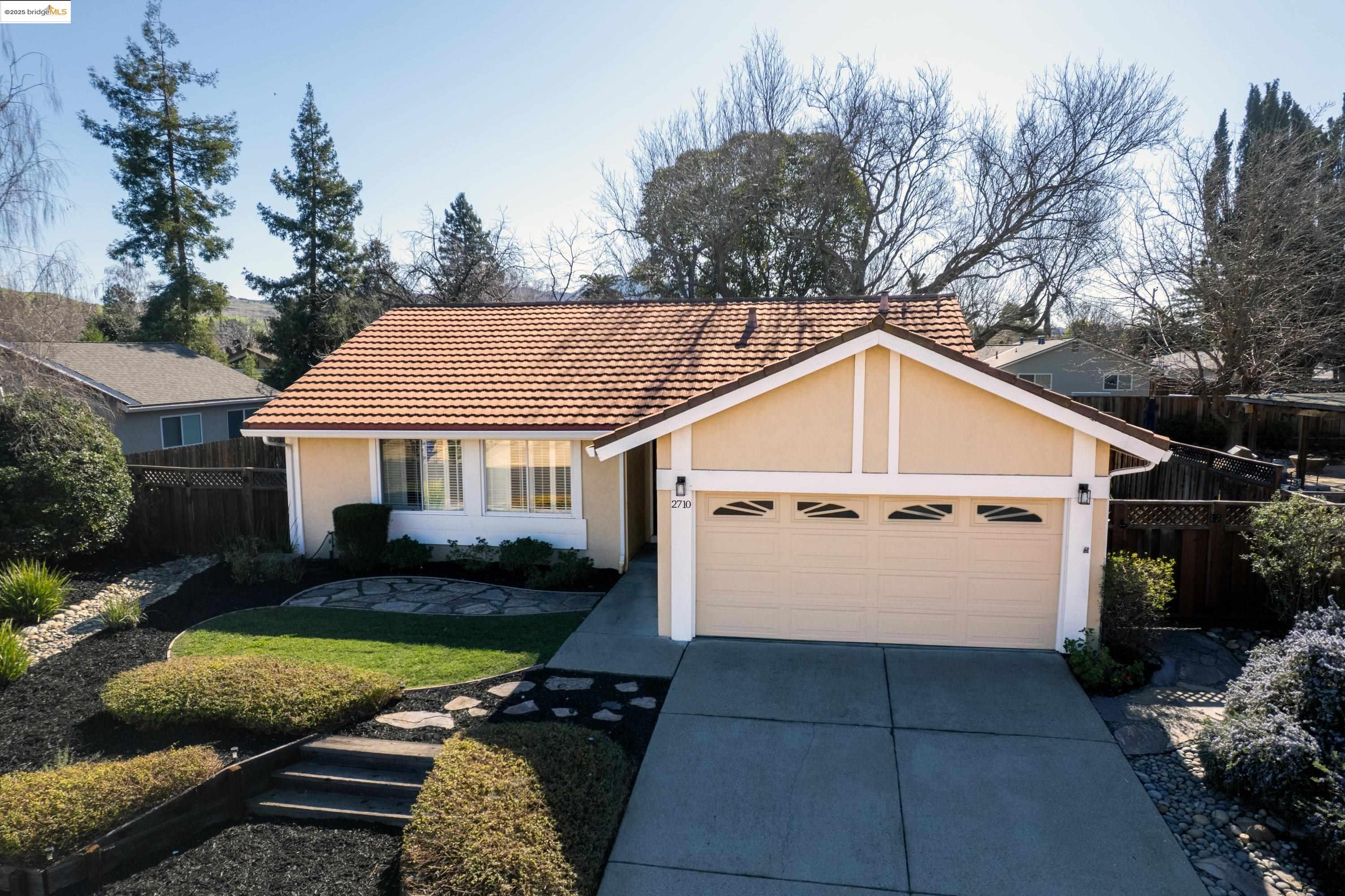 2710 Lyon Cir