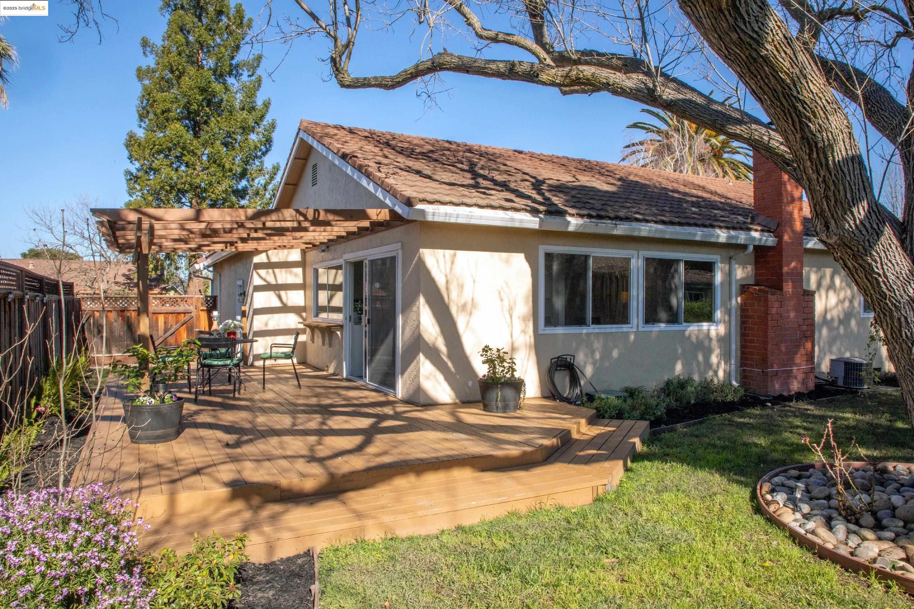 2710 Lyon Cir