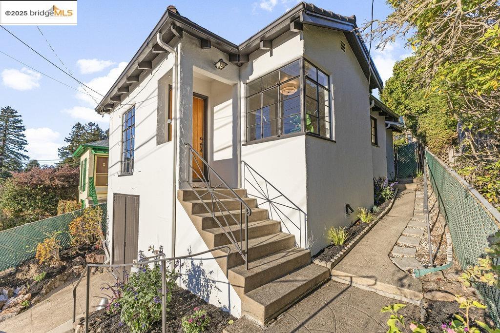 85 Stratford Rd