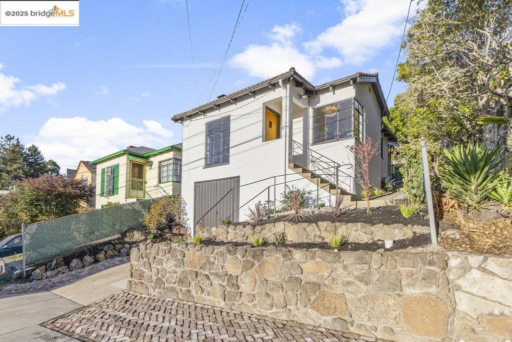 85 Stratford Rd