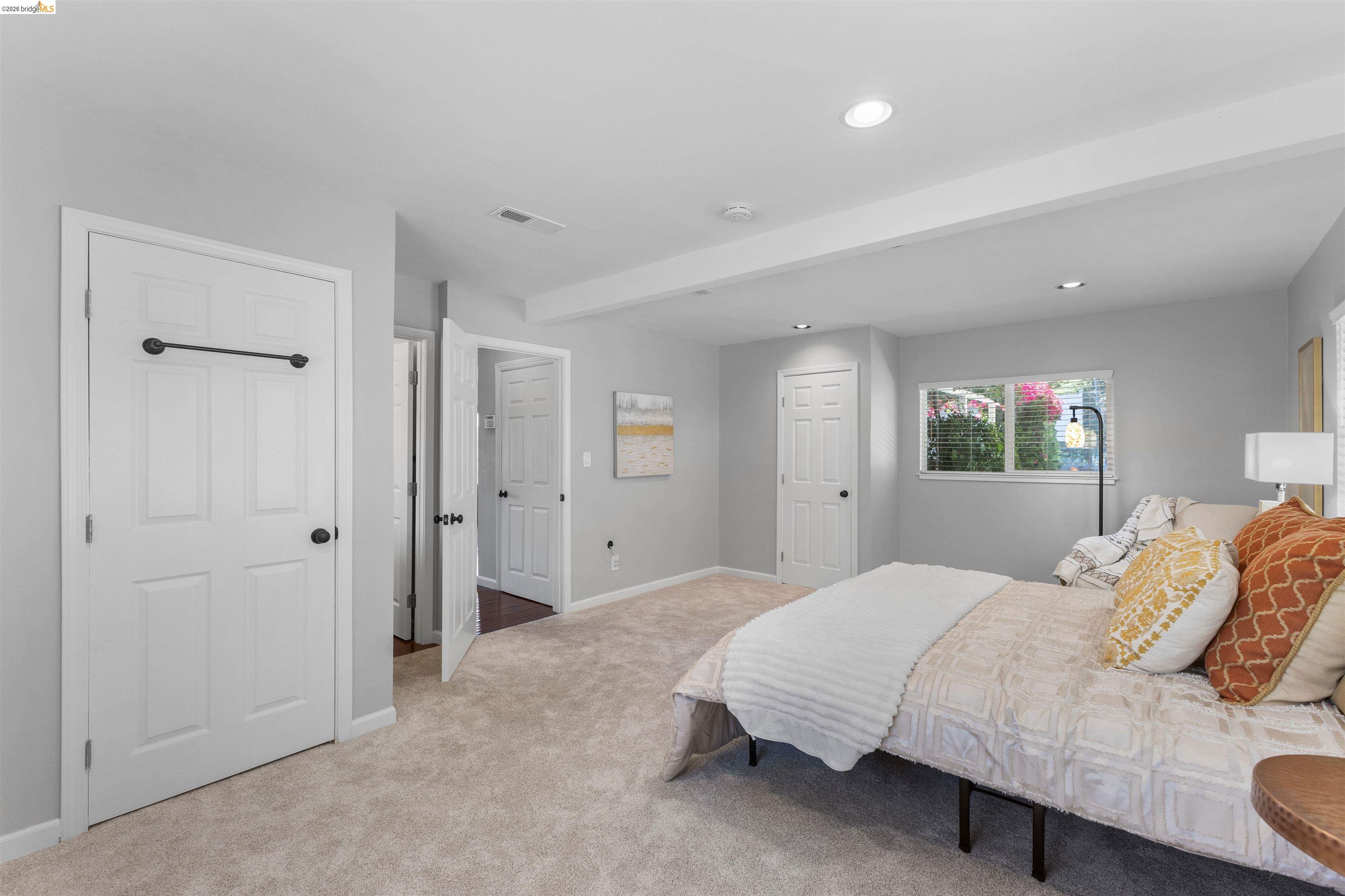 8019 Sterling Dr