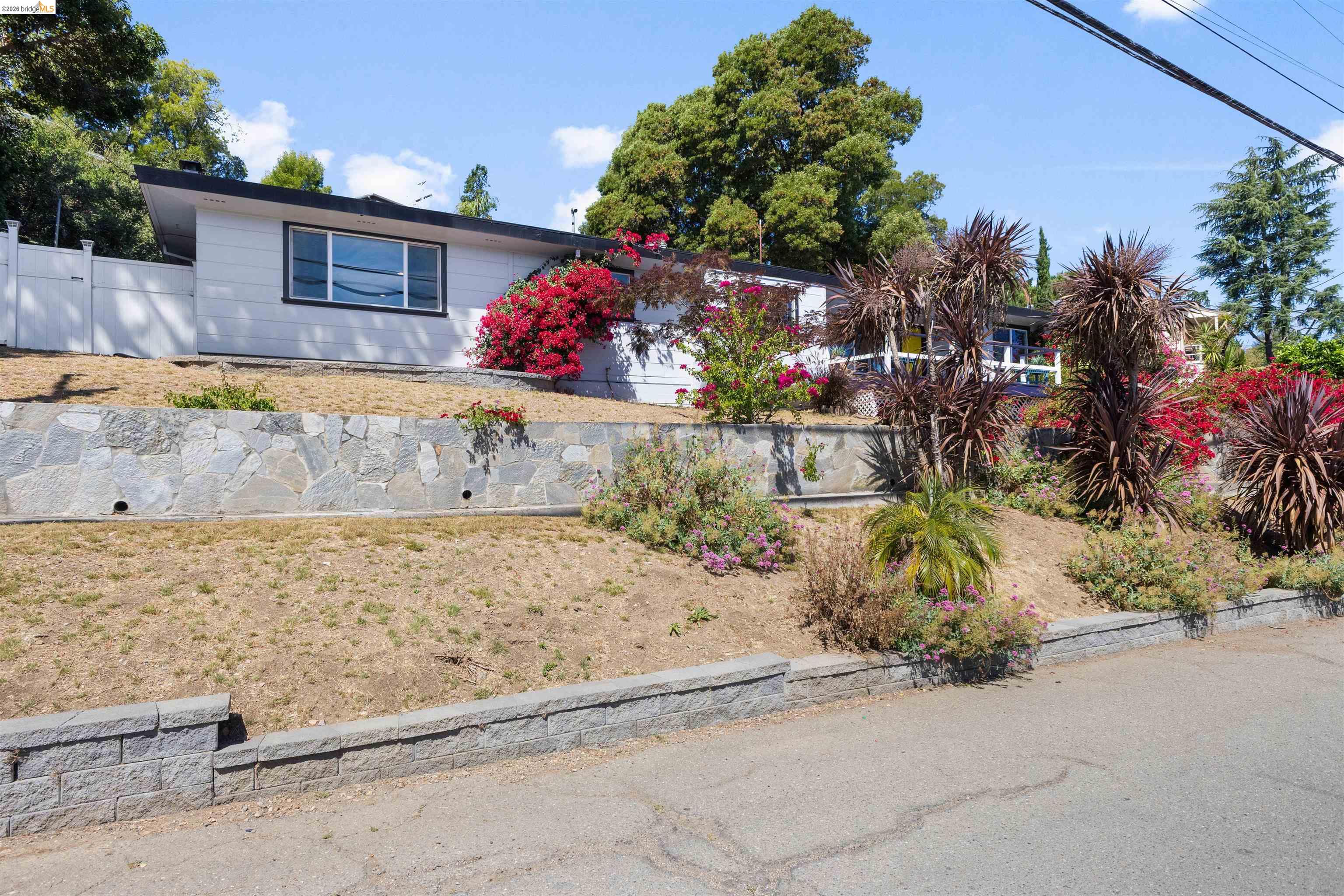 8019 Sterling Dr