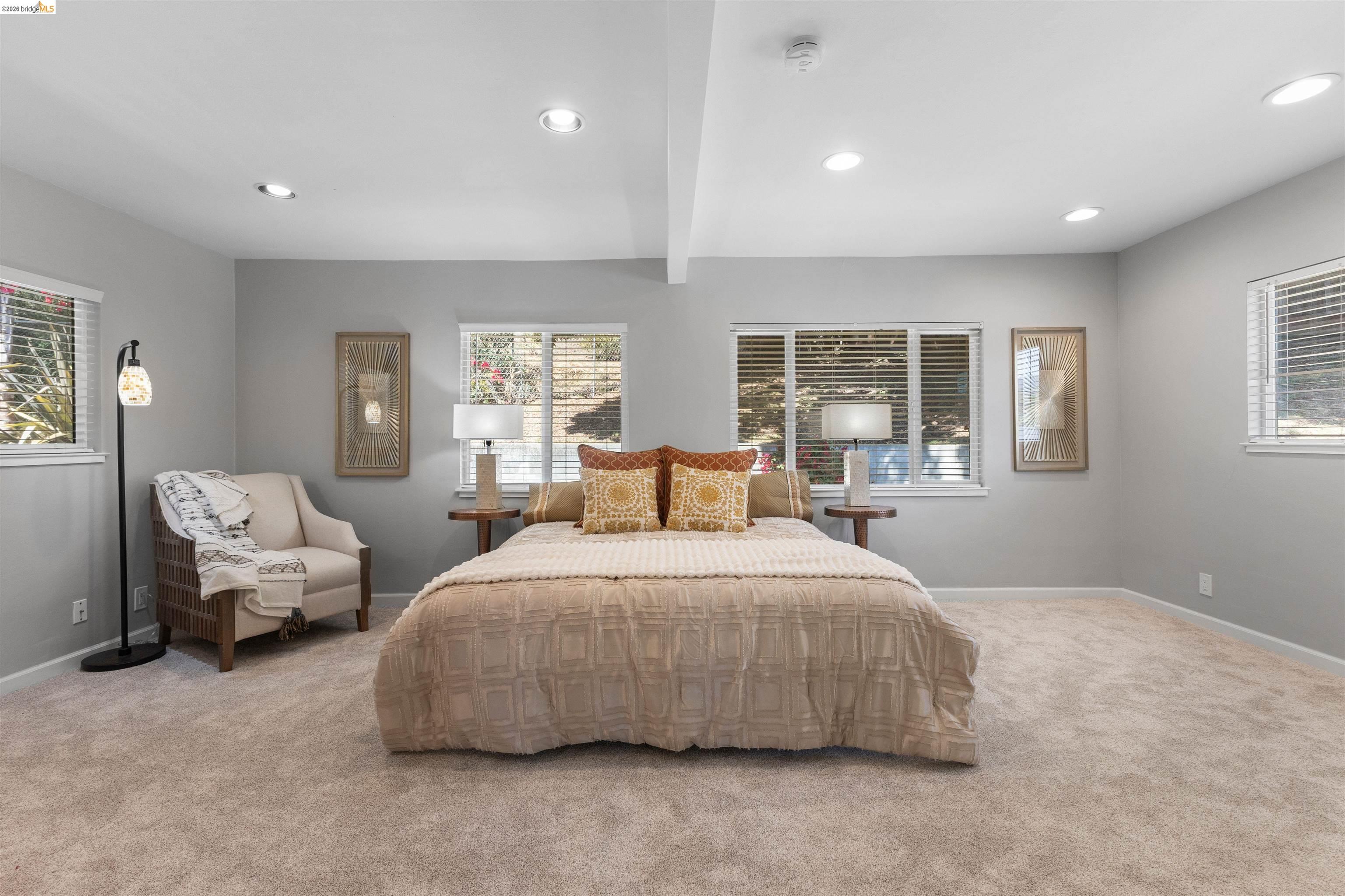 8019 Sterling Dr