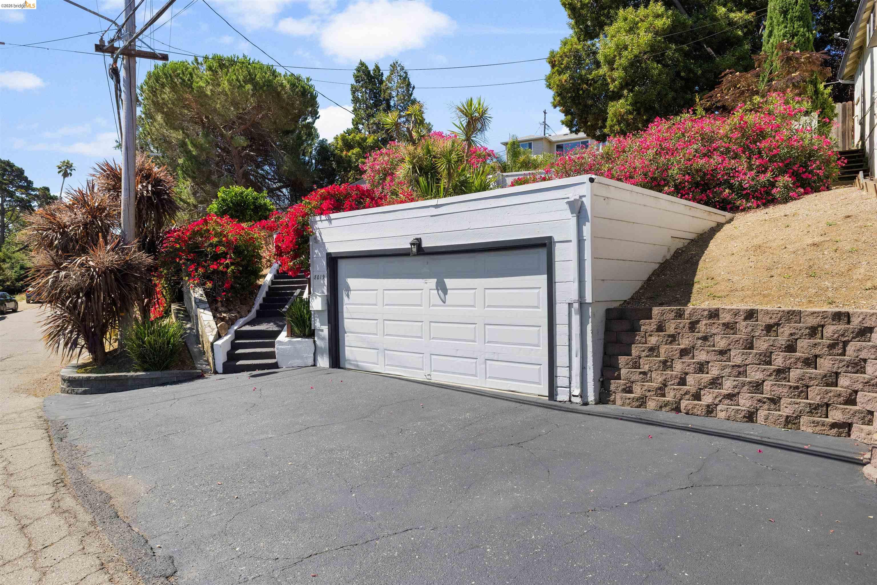 8019 Sterling Dr