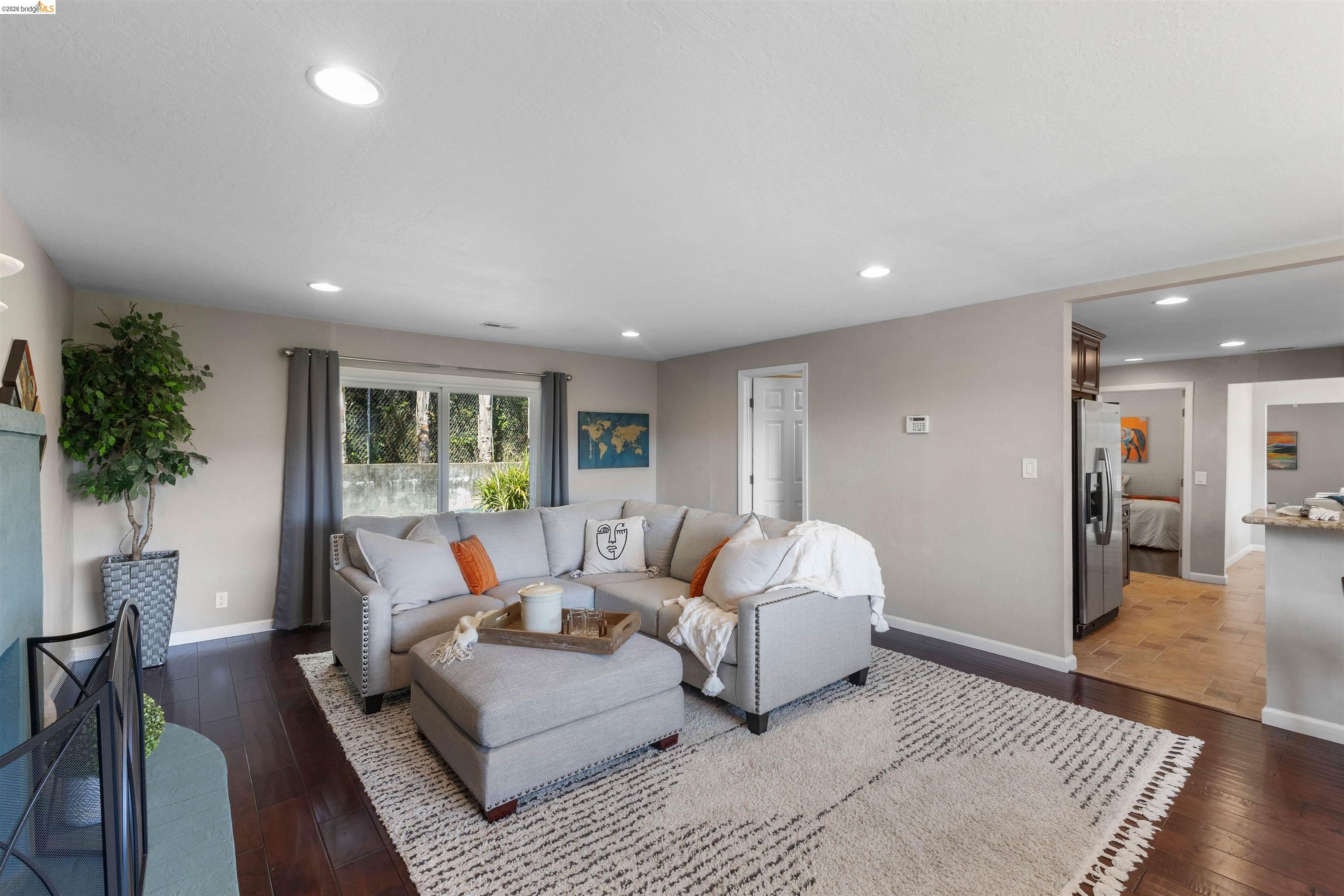 8019 Sterling Dr