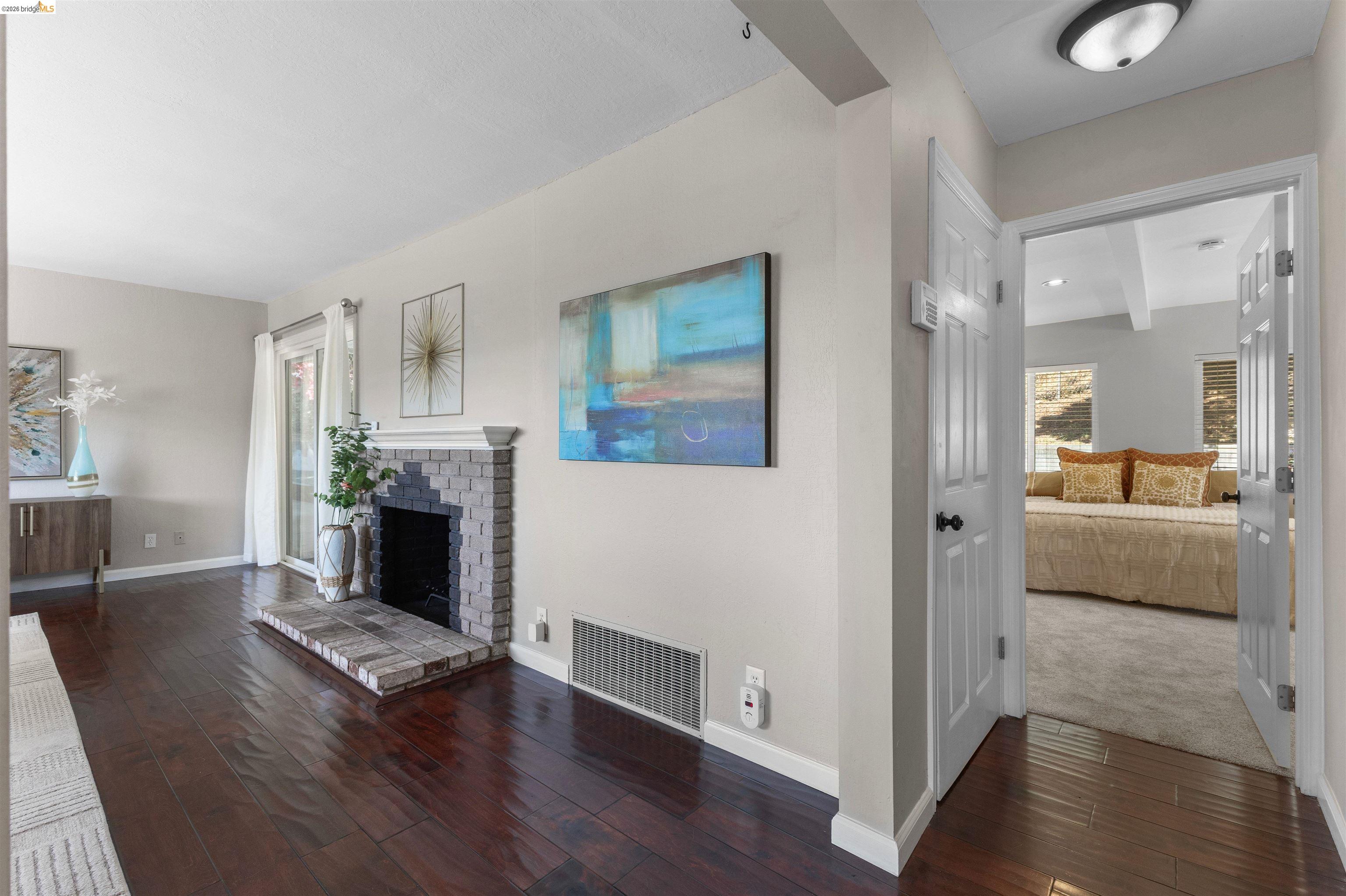 8019 Sterling Dr