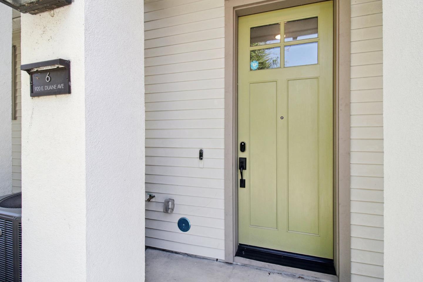 920 E Duane AVE 6