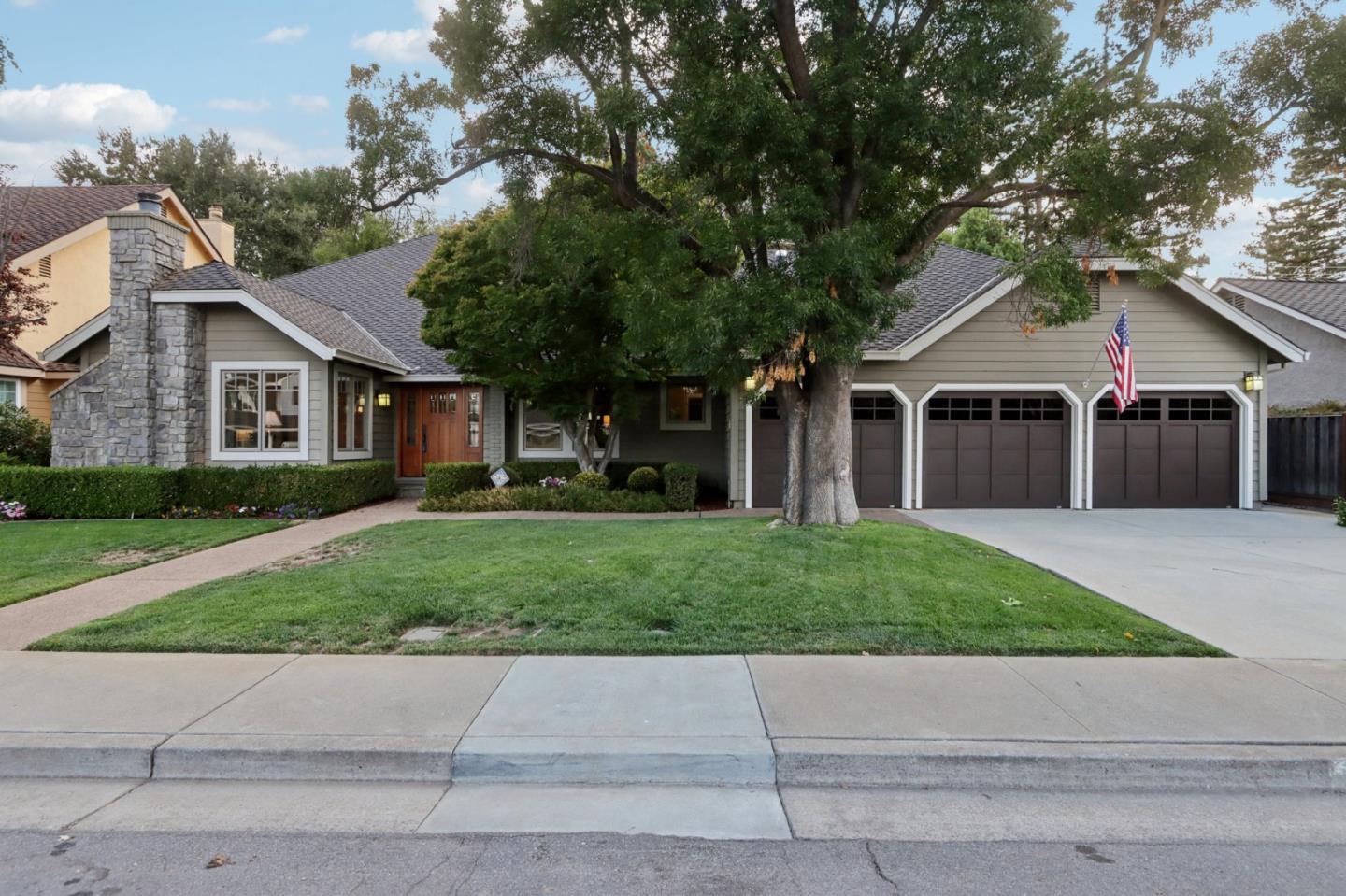 7145 Cahen DR