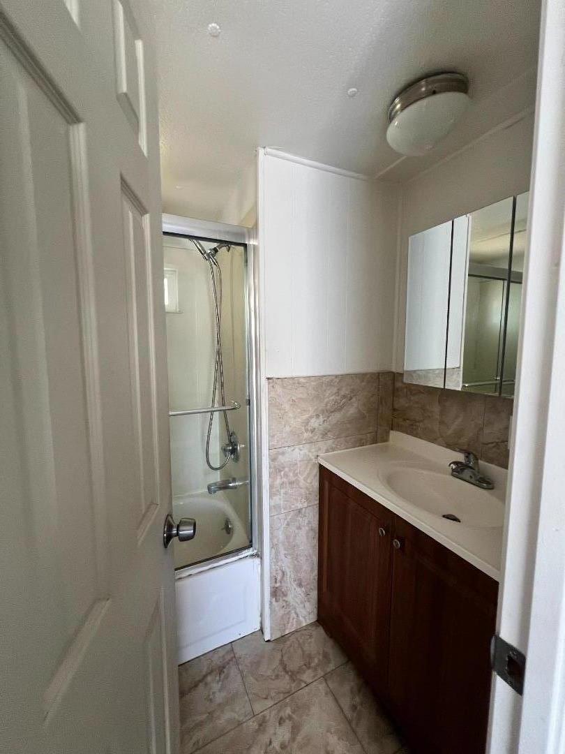 2151 Oakland Road Unit: 136