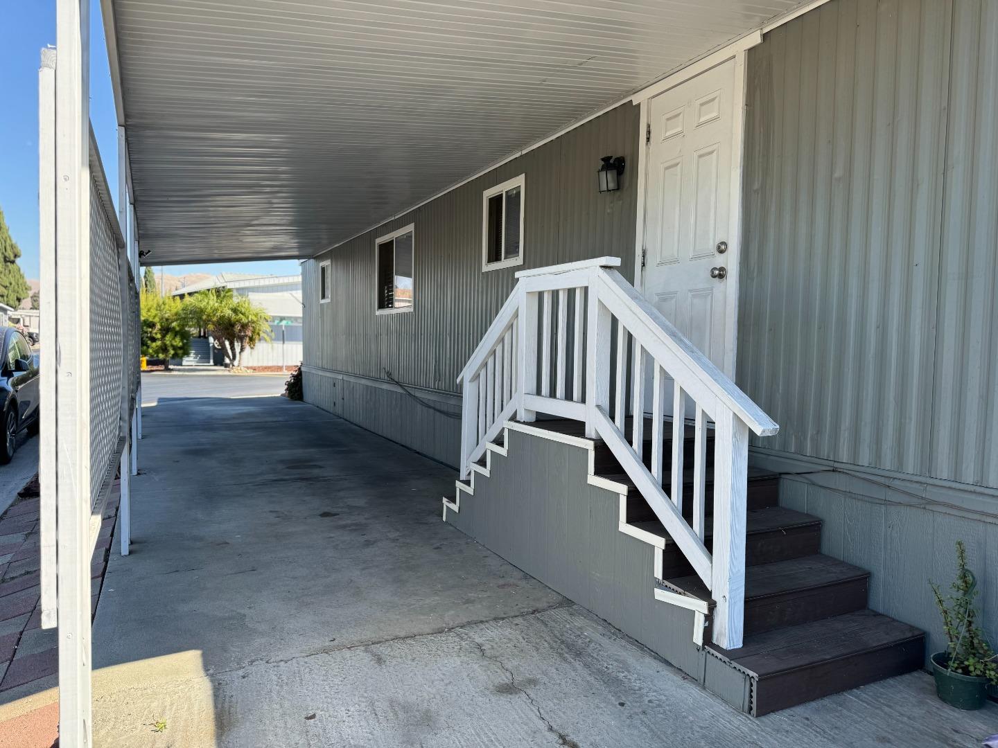 2151 Oakland Road Unit: 136