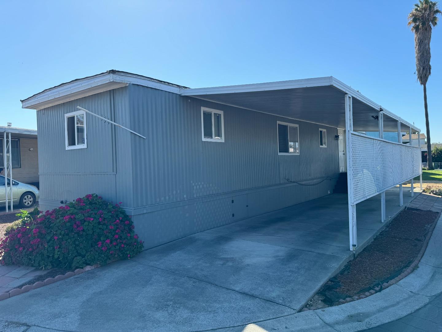 2151 Oakland Road Unit: 136