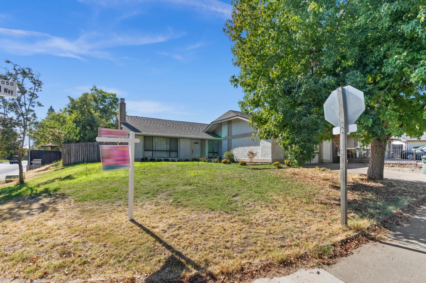 5050 Larchwood WAY