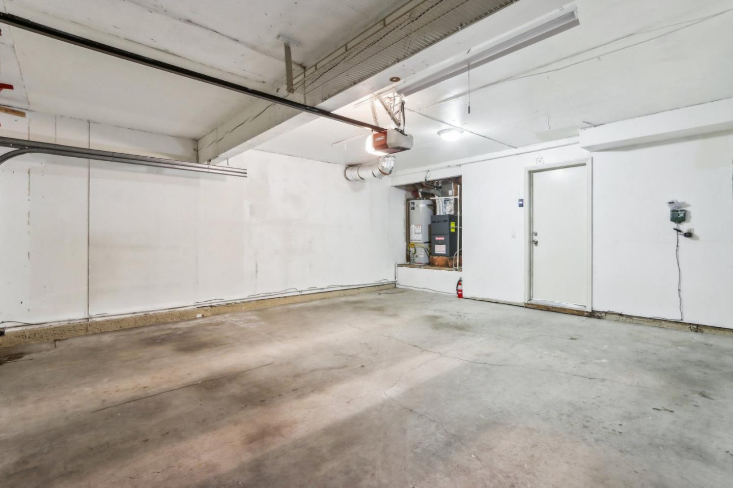 3058 Ridgegate DR
