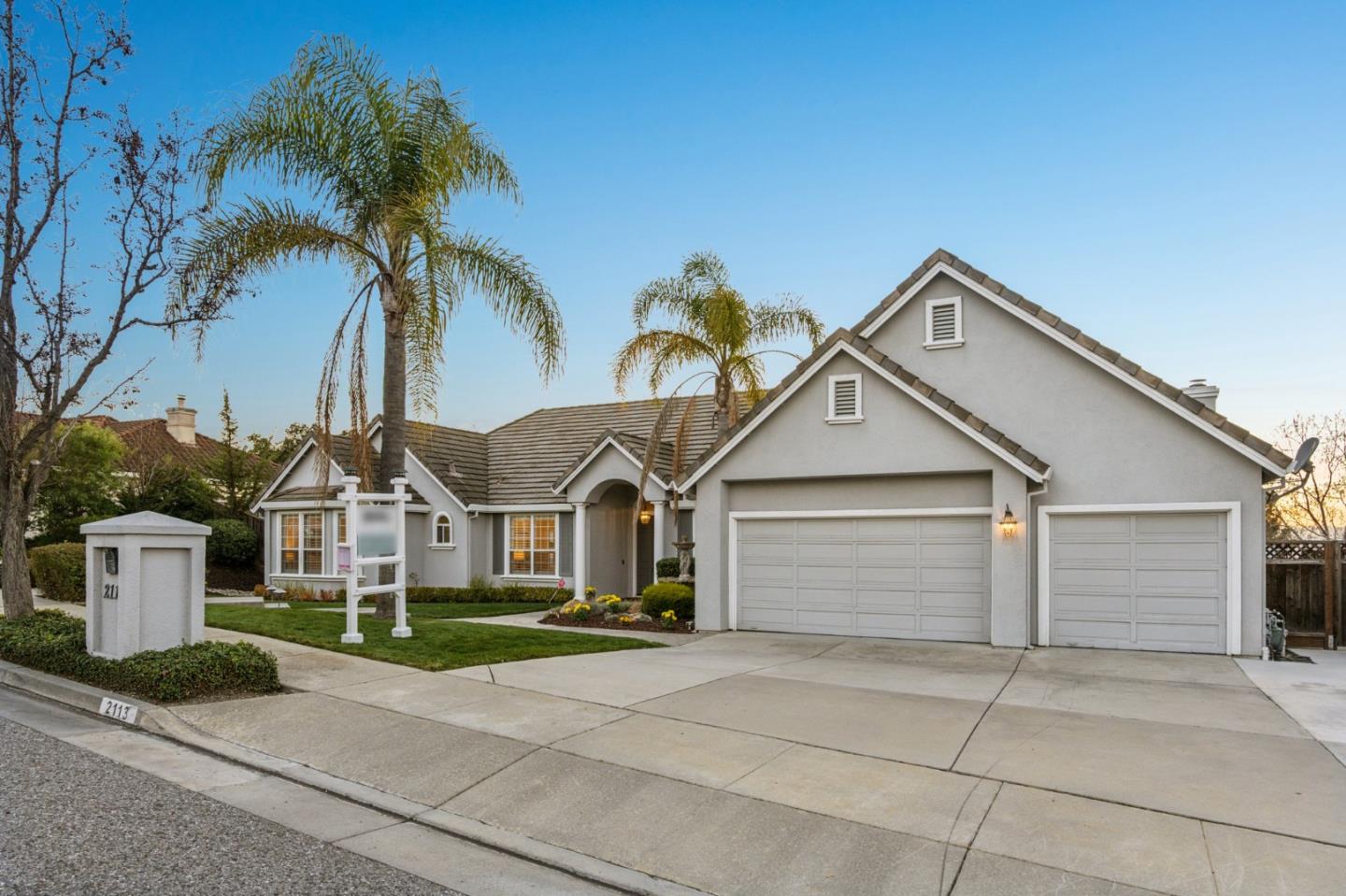 2113 Bridle Ridge CT