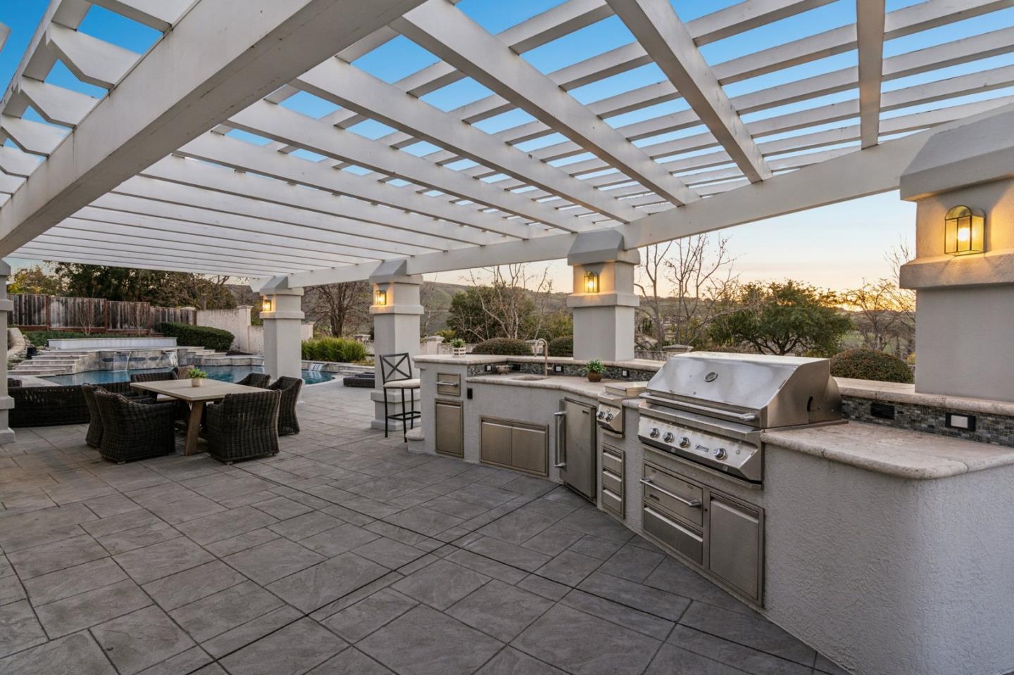 2113 Bridle Ridge CT