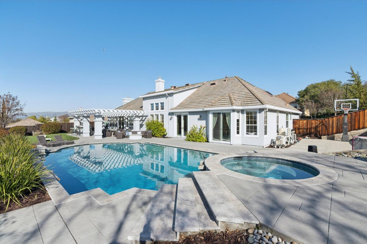 2113 Bridle Ridge CT