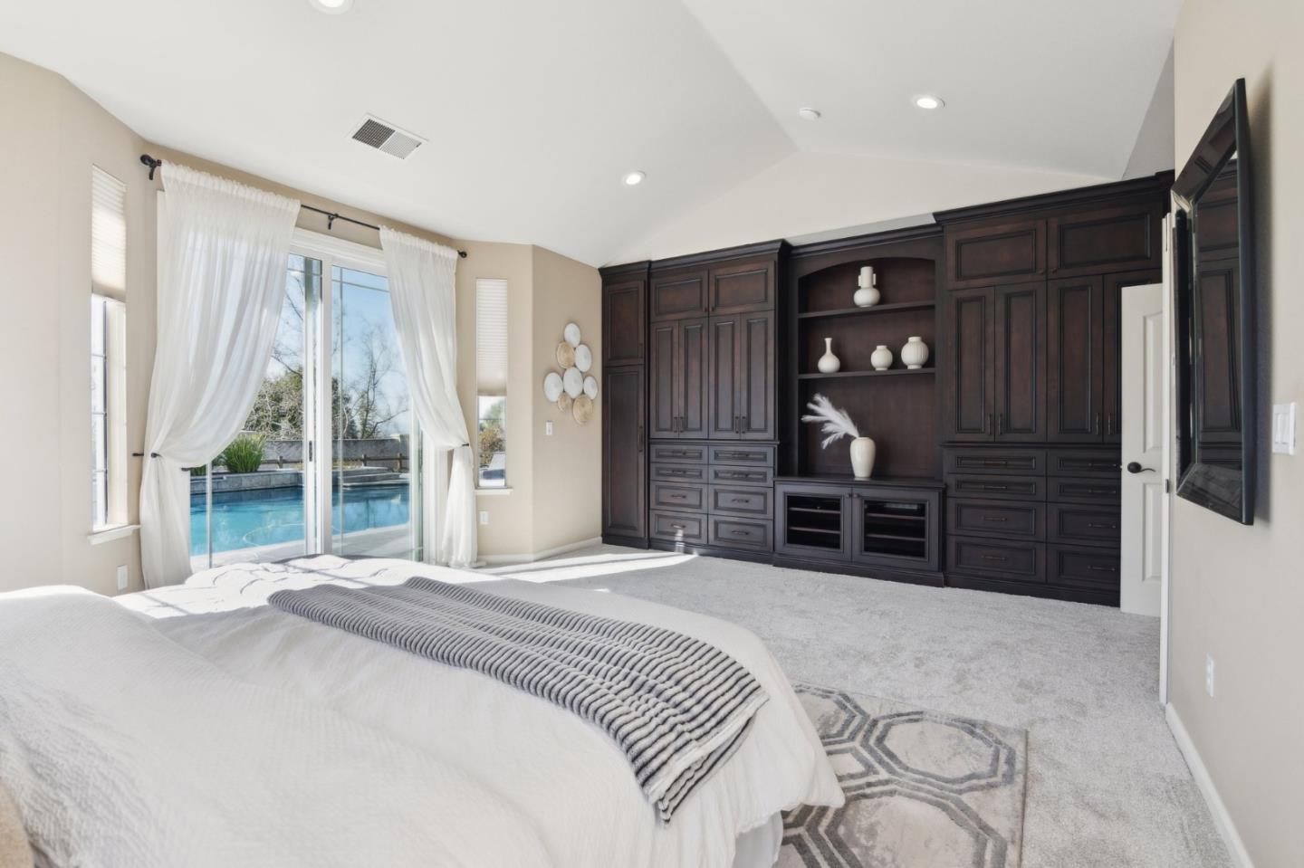 2113 Bridle Ridge CT