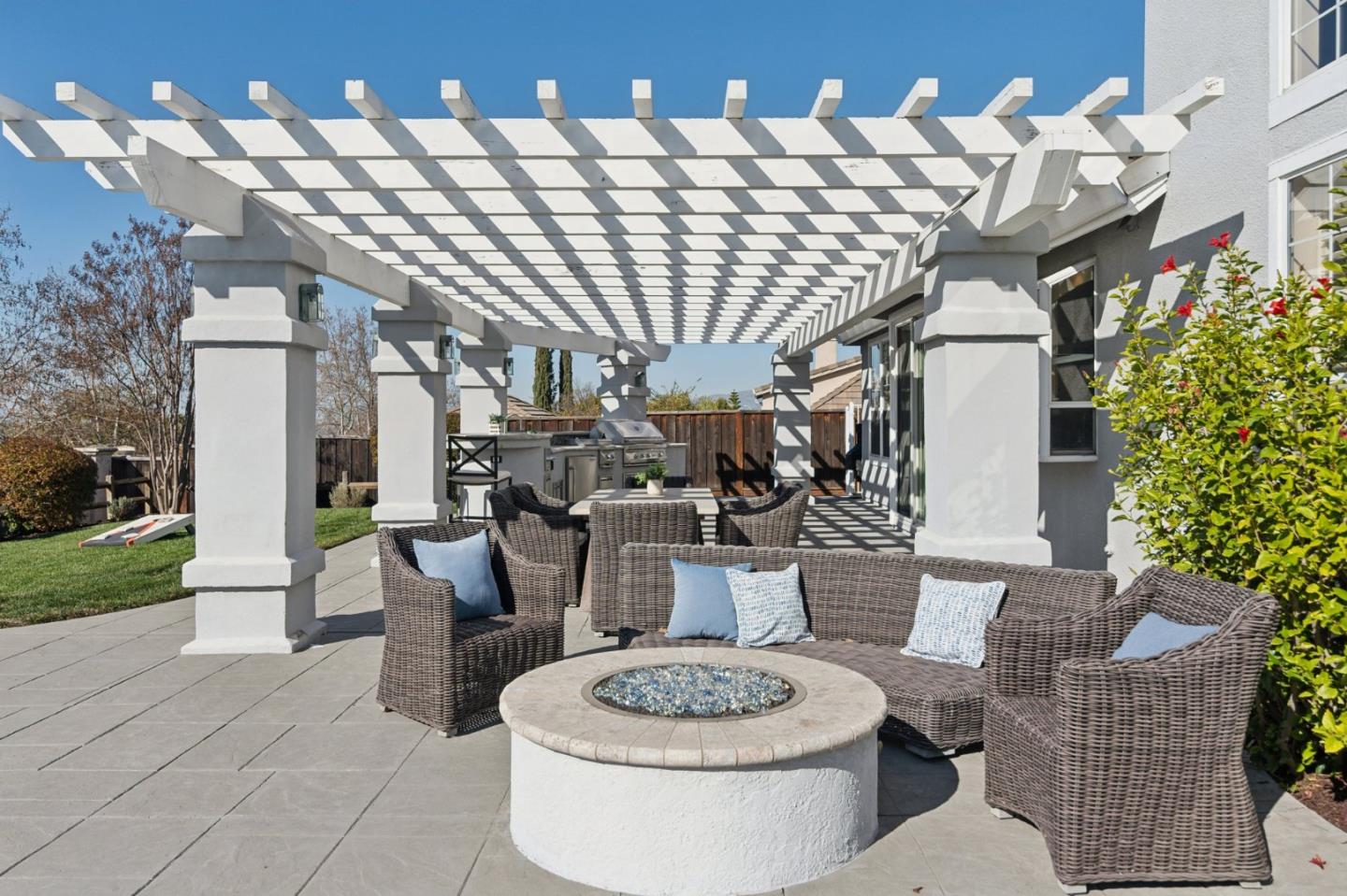 2113 Bridle Ridge CT